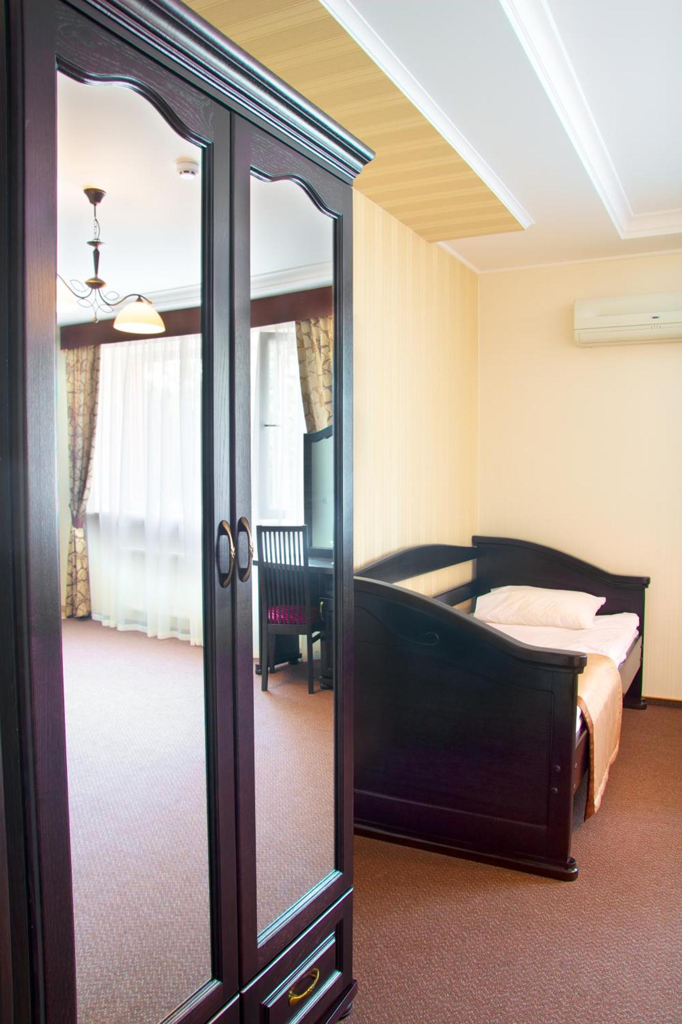 Sherwood Hotel Dolgomostiska Quarto foto