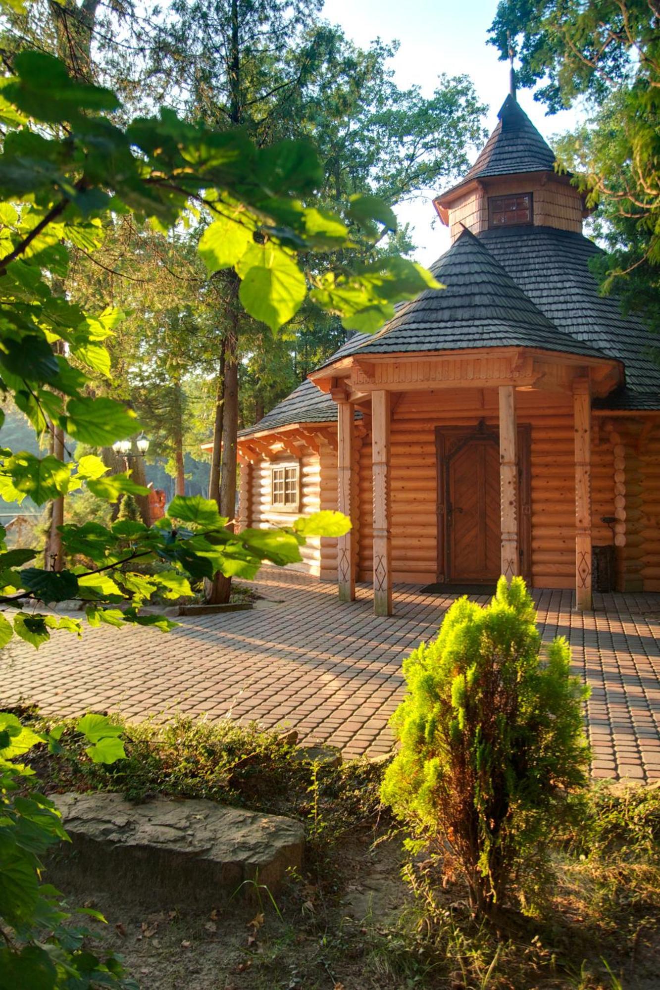 Sherwood Hotel Dolgomostiska Exterior foto